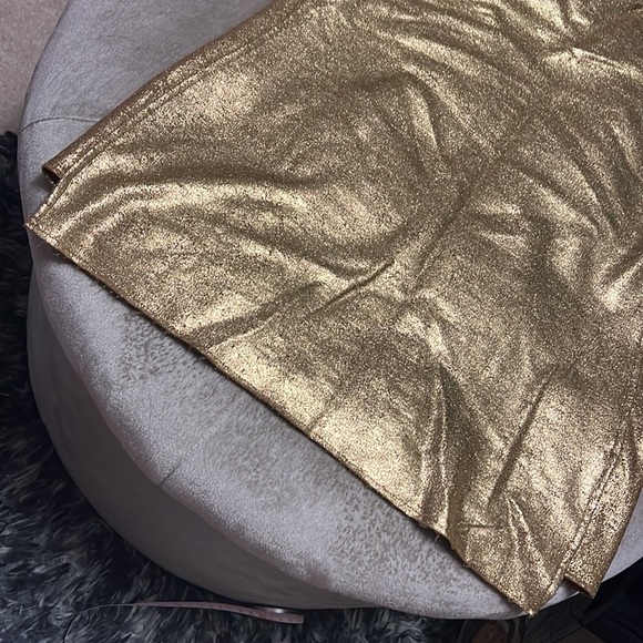 BCBG maxazria gold leaf sleeveless top with side panels, NWOT, XS - Picture 9 of 10